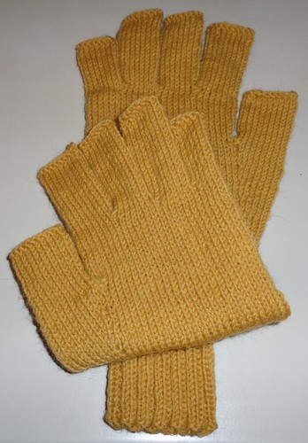 Liebevoll handgestrickte