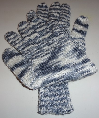 Liebevoll handgestrickte