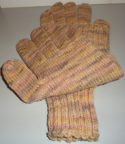 Liebevoll handgestrickte